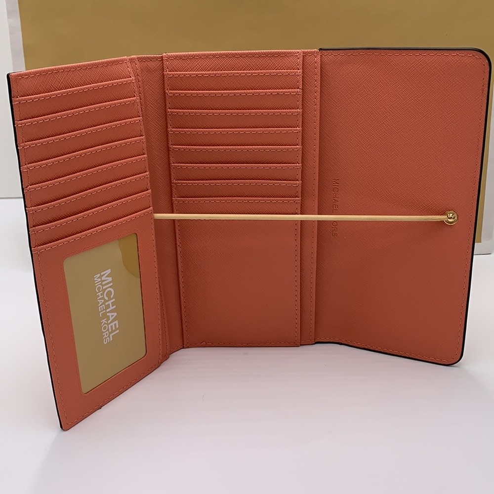 MICHAEL KORS JET SET TRAVEL LARGE TRIFOLD WALLET SHERBERT COLOR - Picture 8 of 13